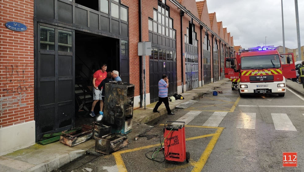 Incendio en una lonja de pescadores de Santoña