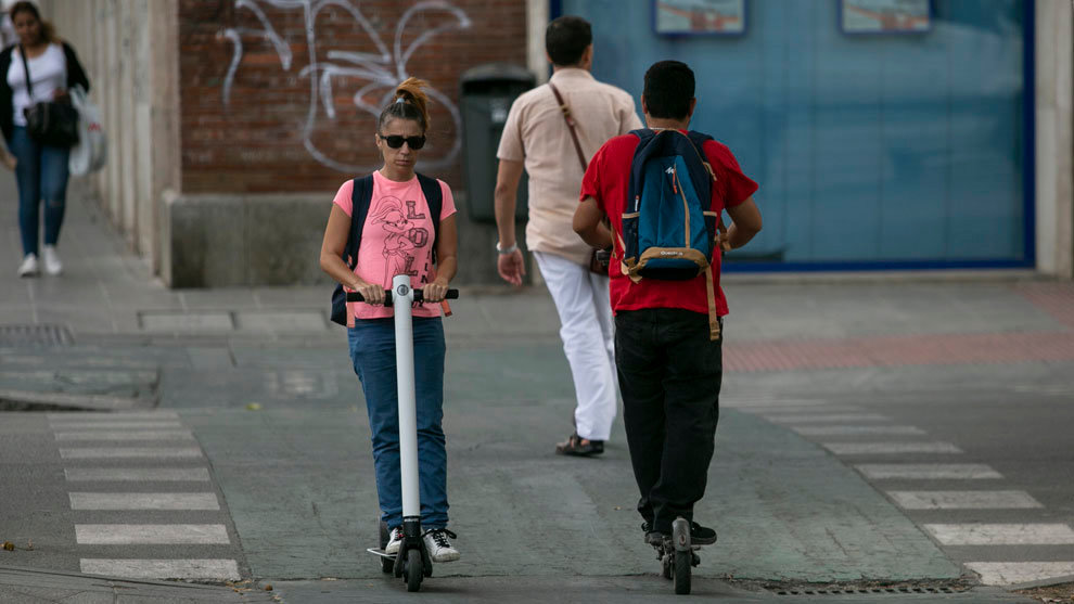 Los patinetes eléctricos no pueden circular por zonas peatonales