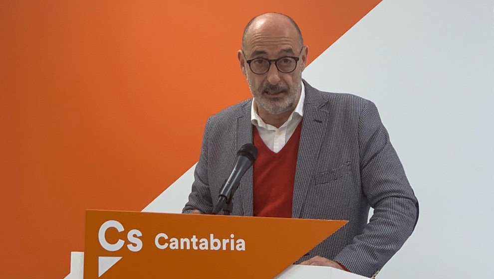 Félix Álvarez, durante la rueda de prensa por su dimisión como portavoz de Cs Cantabria