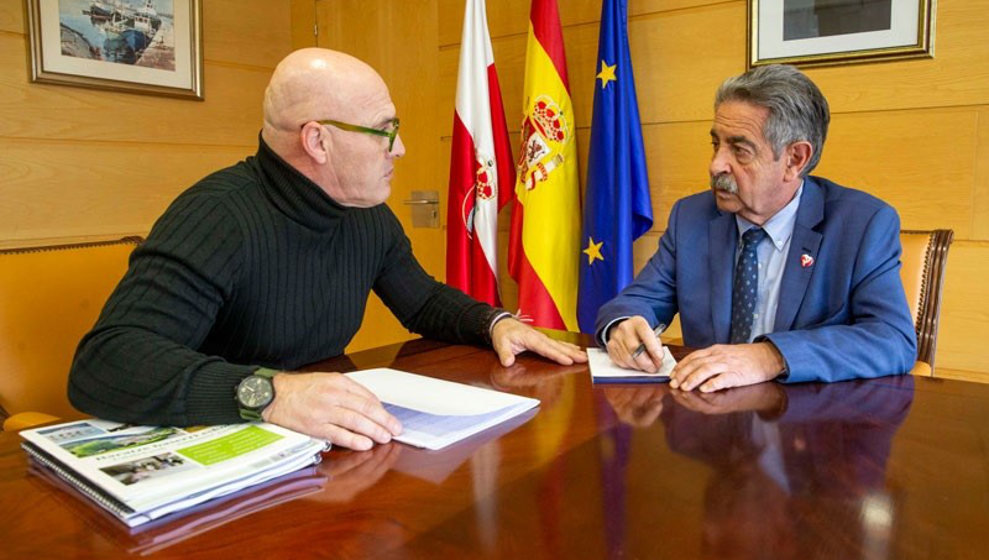 El presidente de Cantabria, Miguel Ángel Revilla, durante su encuentro con Rodolfo Montero