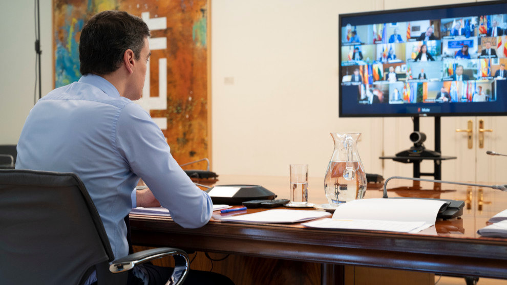 El presidente del Gobierno, Pedro Sánchez, se reúne con los presidentes de las Comunidades y Ciudades Autónomas por videoconferencia