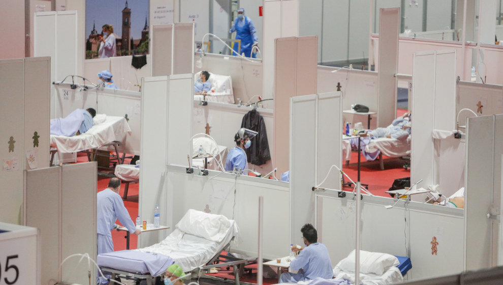 Sanitarios y enfermos distribuidos en el interior del Hospital de Campaña de IFEMA