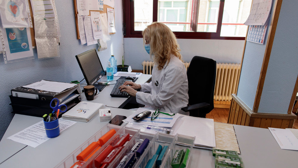 Pilar Barrera, enfermera con una discapacidad sensorial de la Residencia de COCEMFE en Madrid.