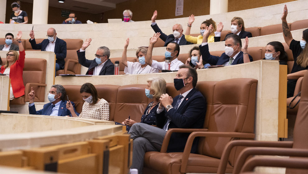 Votación del Pleno del Parlamento de Cantabria