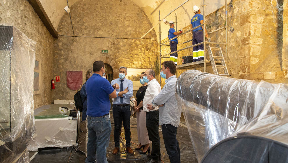 El vicepresidente regional, Pablo Zuloaga, visita el Castillo del Rey en San Vicente de la Barquera