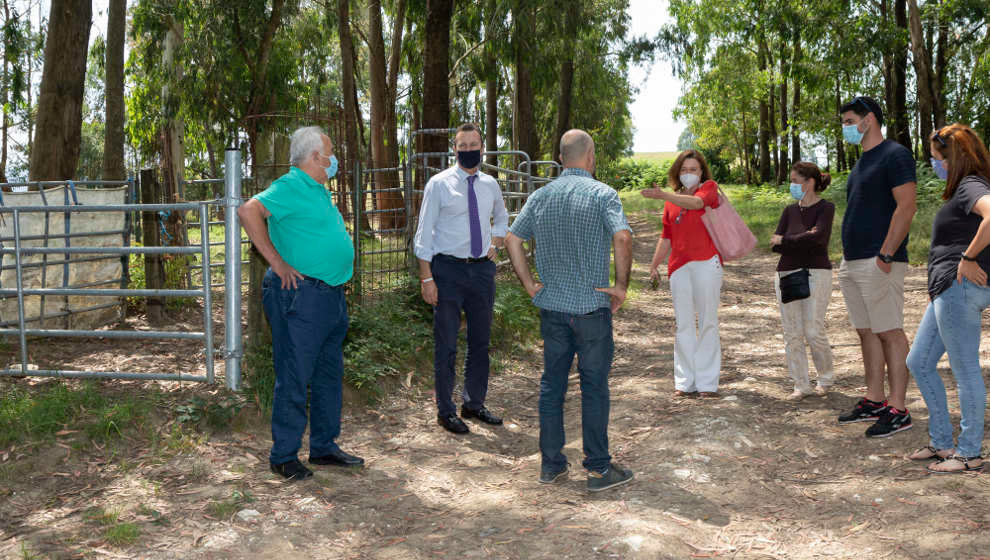 El consejero de Desarrollo Rural, Ganadería, Pesca, Alimentación y Medio Ambiente, Guillermo Blanco, visita Valle de Villaverde