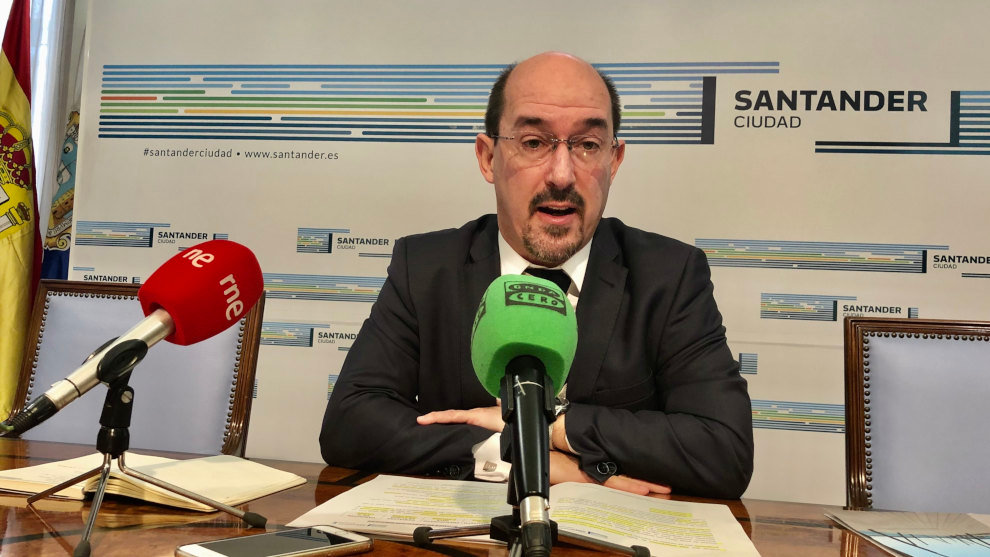 El concejal de Servicios Sociales de Santander, Álvaro Lavín