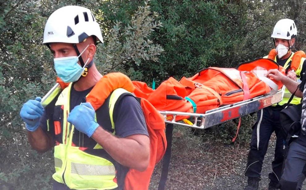 Evacuación senderista en la ruta Virgen de Lebeña