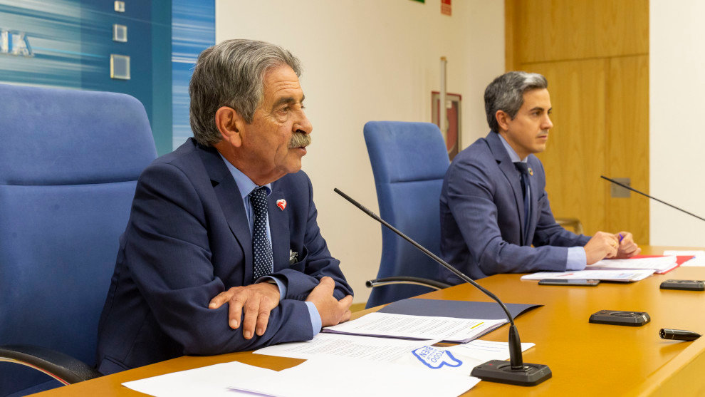 El presidente de Cantabria, Miguel Ángel Revilla, y el vicepresidente, Pablo Zuloaga