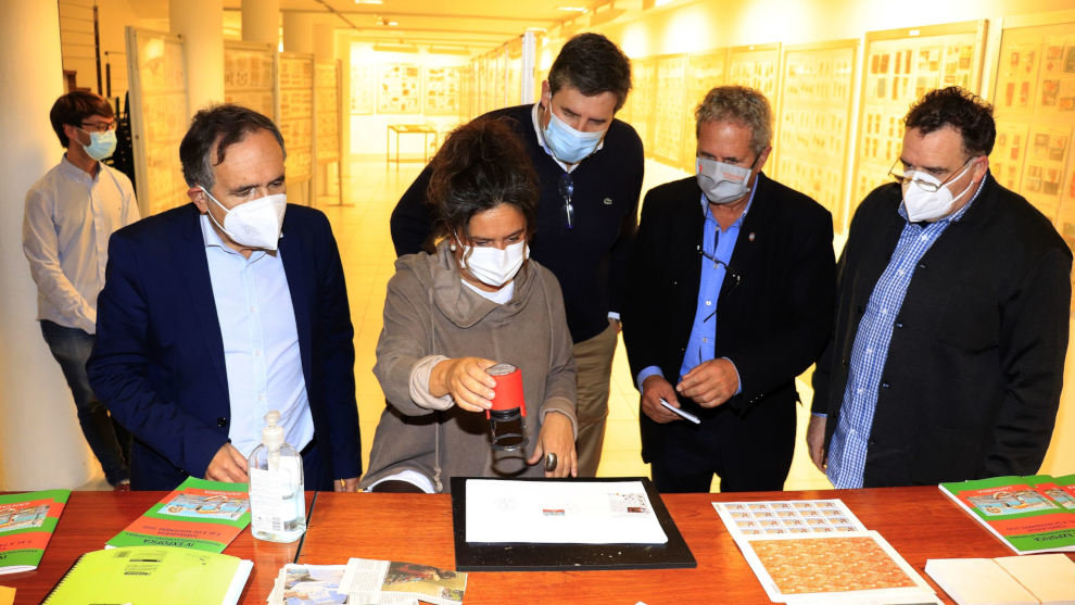 Presentación matasellos turístico en Correos sobre la iglesia de la Virgen Grande