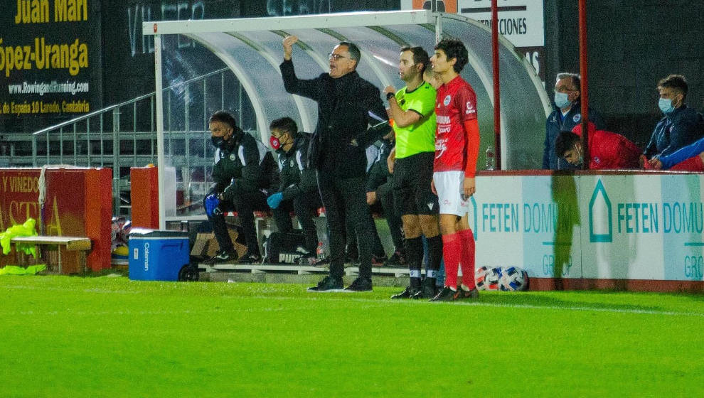 Manu Calleja, durante el partido frente al Racing | Foto: Álvaro Bolivar