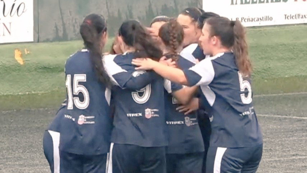 El Monte féminas celebrando uno de los goles | Foto: @CrisAcebal