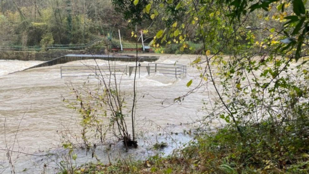 Las intensas lluvias desbordaron algunos ríos de Cantabria