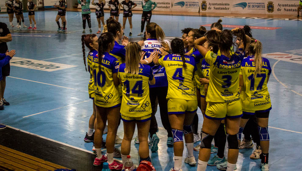 Dos jugadoras del Balonmano Pereda han dado positivo en Covid-19