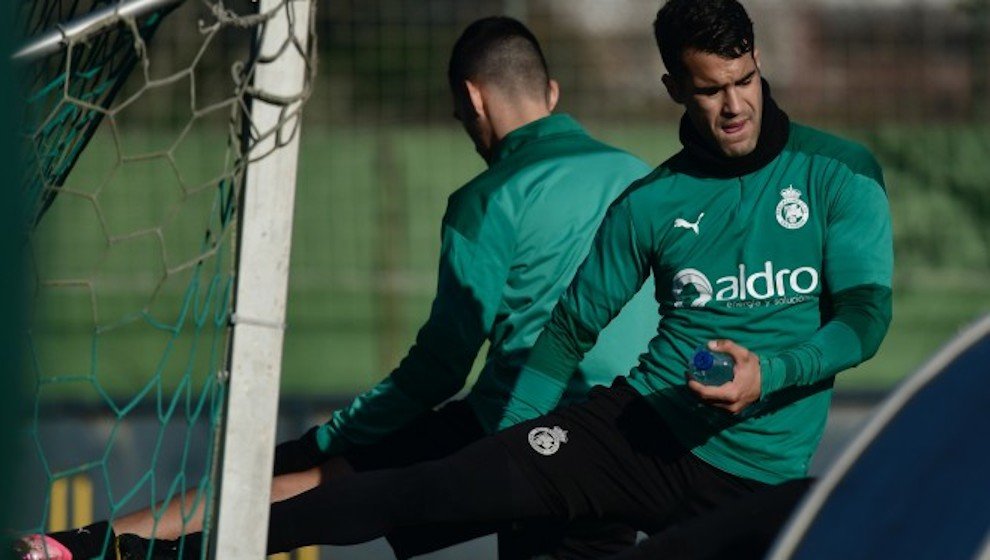 Ismael Benktib, durante un entrenamiento con el Racing