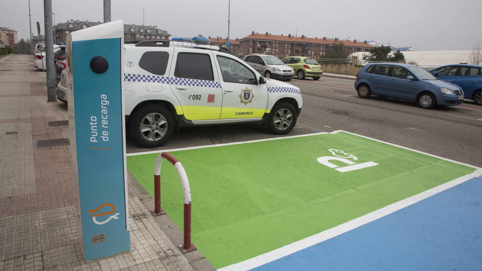 Punto de recarga de vehículos eléctricos en Camargo