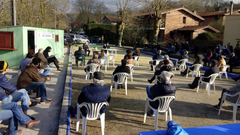 Charla informativa sobre el parque eólico Garma Blanca en Riotuerto