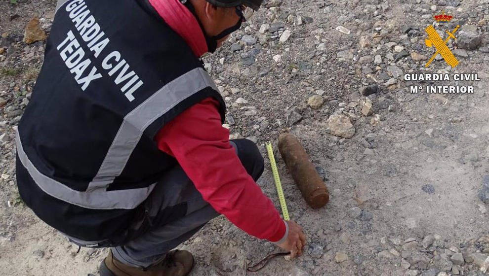 Bomba de aviación destruida