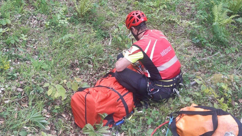 El Centro de Atención a Emergencias 112 atiende a un senderista que se desmayó mientras realizaba el Camino Lebaniego