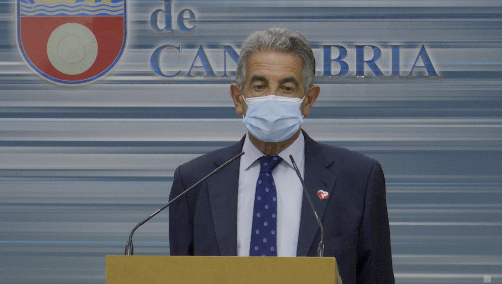 Miguel Ángel Revilla considera una "buena idea" que la mascarilla deje de ser obligatoria en los espacios al aire libre