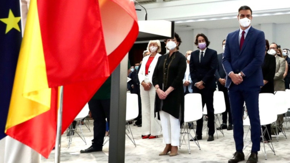 La consejera de Educación y FP de Cantabria, Marina Lombó, asiste al acto de homenaje a la comunidad educativa celebrado en La Moncloa, encabezado por el presidente del Gobierno, Pedro Sánchez