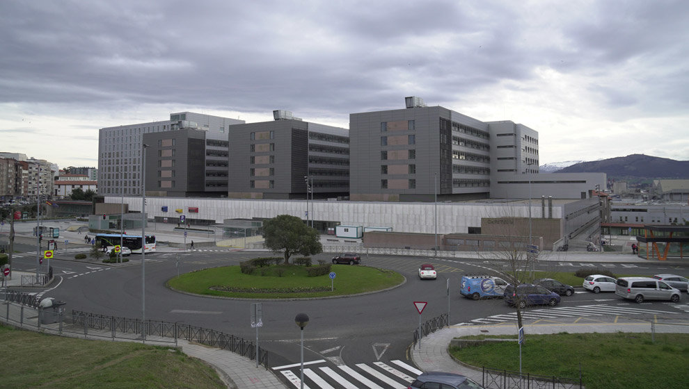 Atiende a pacientes que debutan en la enfermedad en la edad adulta y a los que eran tratados por Pediatría y cumplen la mayoría de edad