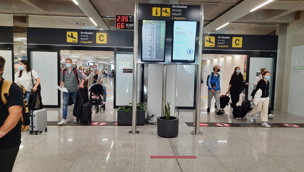 Llegada de turistas al aeropuerto de Palma