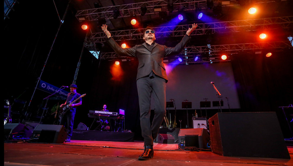 El cantante Coque Malla durante un concierto