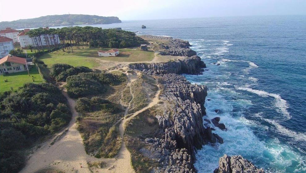 Imagen aérea de la Senda de la Costa de Noja