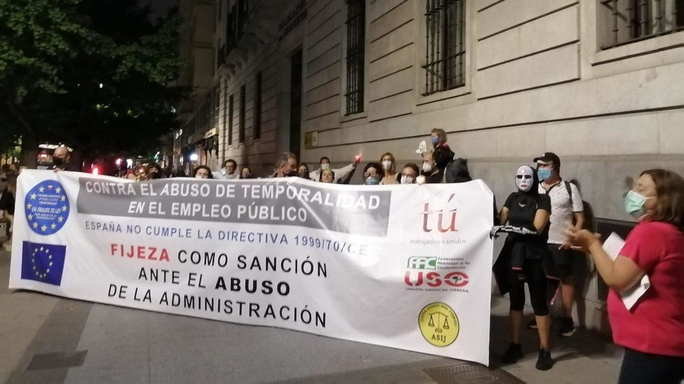 Manifestación en protesta por los interinos en fraude de ley