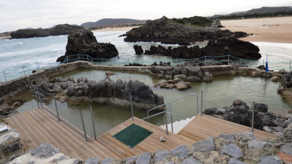 Piscinas naturales de Isla | Foto de archivo