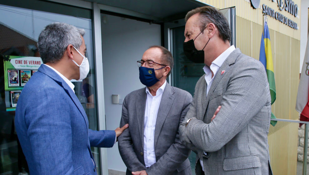 Pablo Zuloaga, Andrés Perelló y Guillermo Blanco en el Aula Ambiental Costa Quebrada