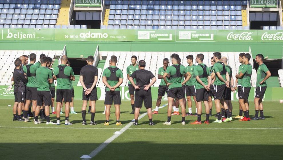 Entrenamiento del Racing de Santander en los Campos de Sport del Sardinero