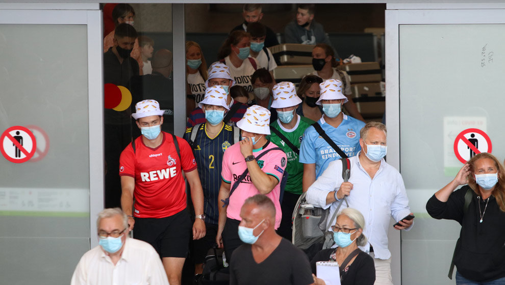 Llegada masiva de turistas de varias nacionalidades al aeropuerto de la capital para disfrutar del verano en la Costa del Sol, a 19 de julio de 2021, en Málaga (Andalucía, España)