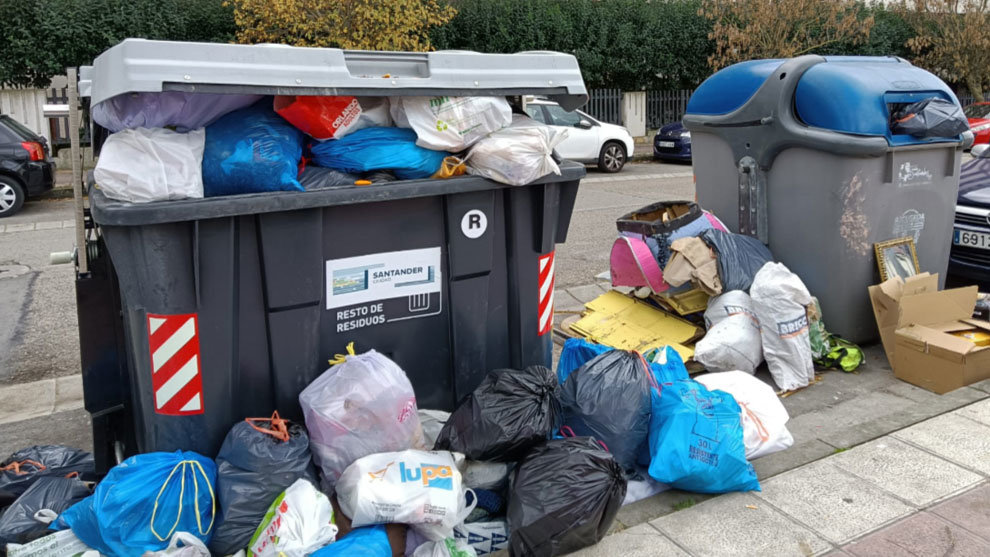 Estado de los contenedores de basura en Santander | Foto: Archivo