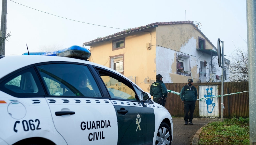 Vivienda en Liaño de Villaescusa donde aparecieron los cadáveres de la mujer y su hija