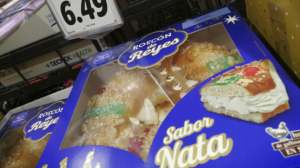 Cartelería y roscón de un establecimiento Lidl | Foto: Facua