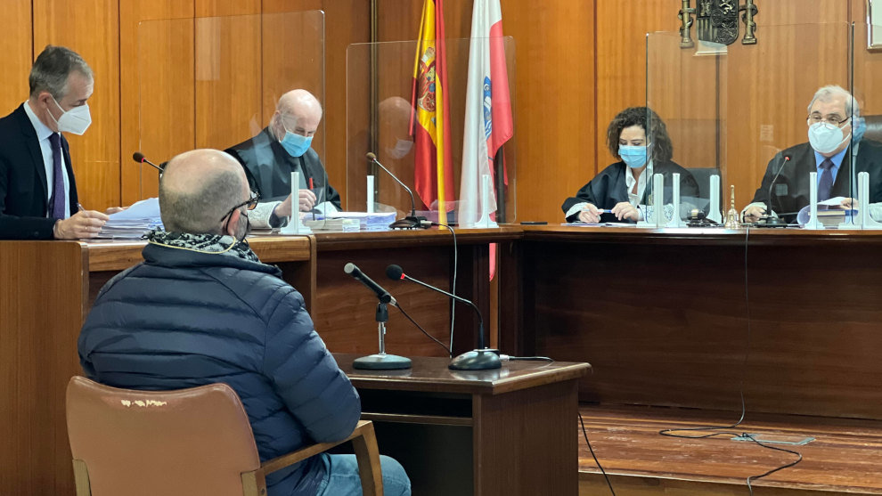 Juicio contra el responsable de un bar de Laredo por tener trabajadores en situación irregular