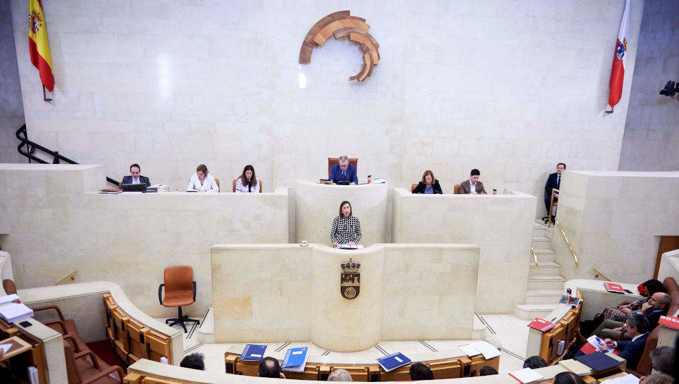 Imagen de archivo de un Pleno en el Parlamento de Cantabria