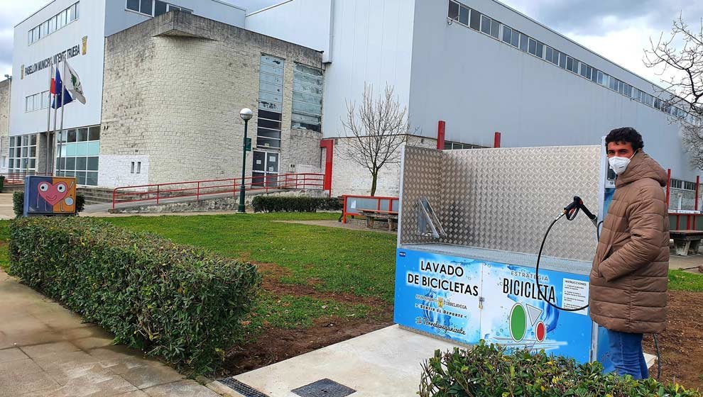 Lavadero de bicicletas en Torrelavega