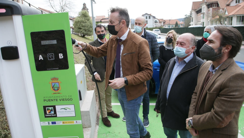 Puente Viesgo instala puntos de recarga de vehículos eléctricos