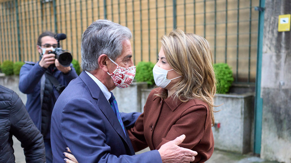 La ministra de Transportes, Raquel Sánchez, se reúne con el presidente de Cantabria, Miguel Ángel Revilla, en el Gobierno. 

(Fotografo: Juan Manuel Serrano Arce)