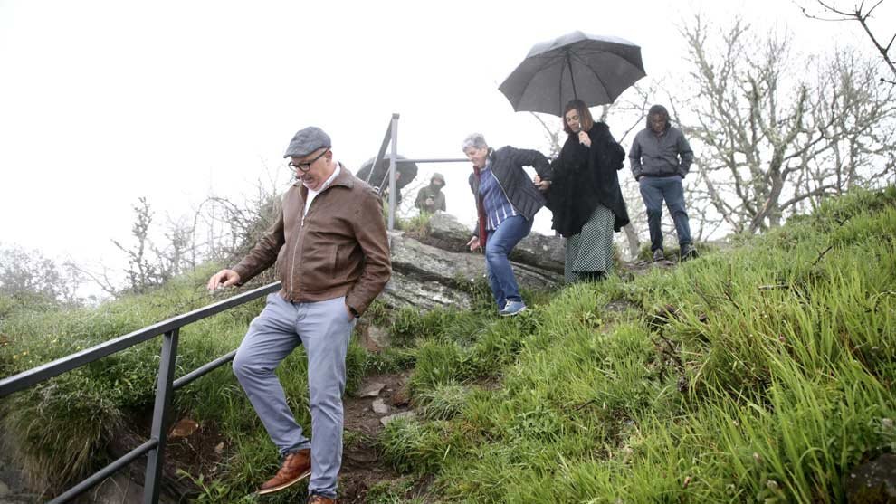 La consejera de Presidencia en la mejora del entorno del mirador de Santa Catalina