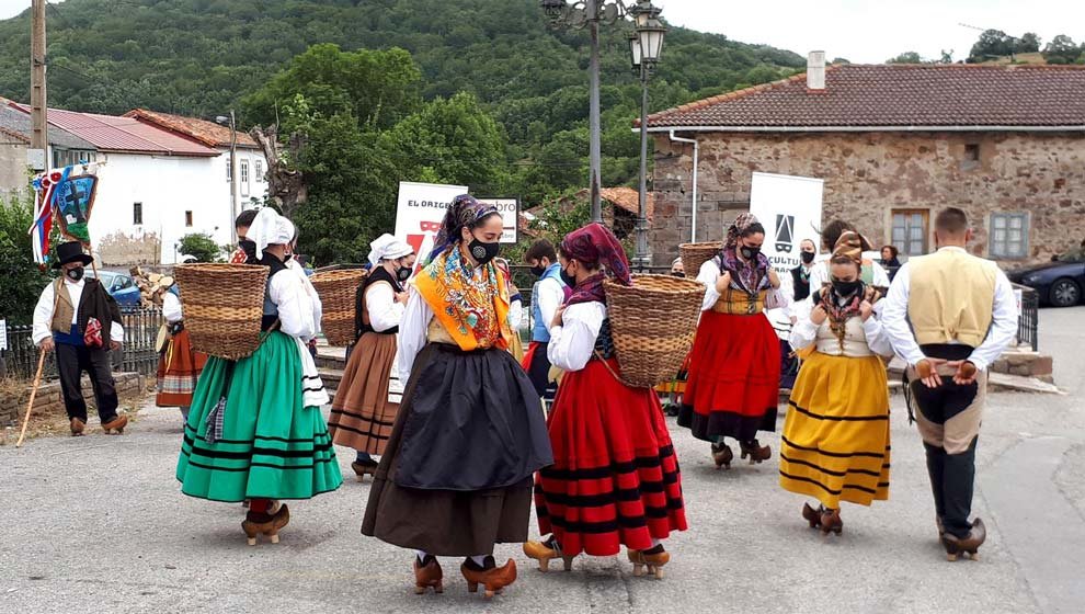 Grupos de follore regional. Festival Origen