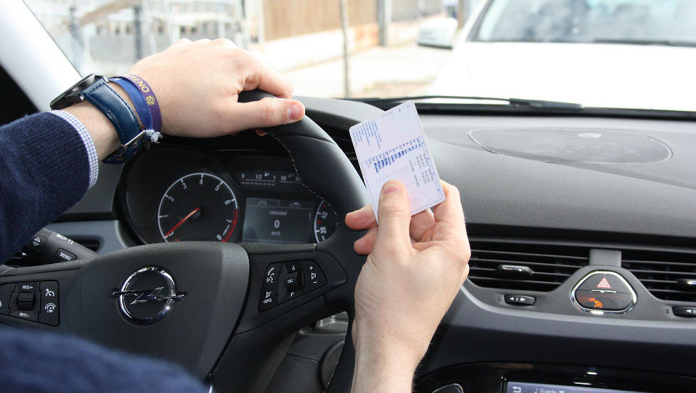 España implantará el nuevo carnet de conduir B1 para mayores de 16 años