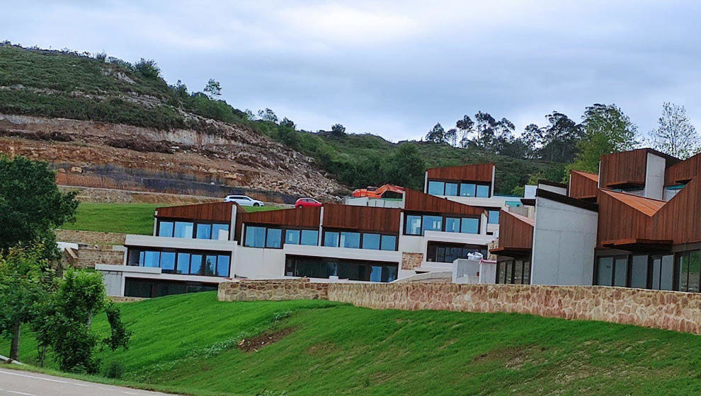 Viviendas en el monte de Udías | Foto: Arca