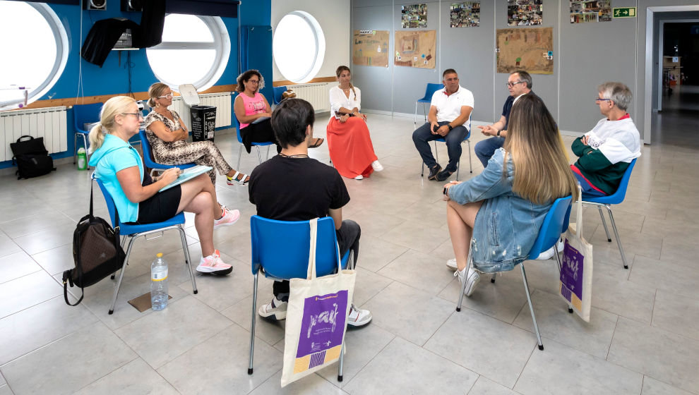 La consejera de Empleo y Políticas Sociales, Eugenia Gómez de Diego, clausura las actividades del grupo “Deporte en Positivo” del PAIF