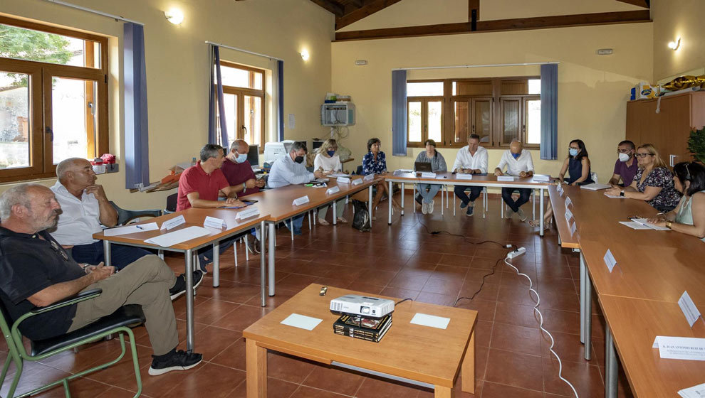 El consejero de Desarrollo Rural, Ganadería, Pesca, Alimentación y Medio Ambiente, Guillermo Blanco, preside el patronato del Parque Natural Saja-Besaya