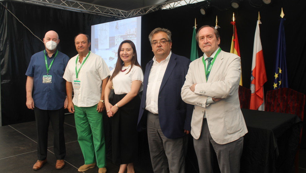 Miguel Luque, Calixto Alonso, Monica Limpo, Miguel Ángel Ruiz y Dámaso Alonso, durante la inauguración de las Jornadas Culturales Luis Vicente de Velasco