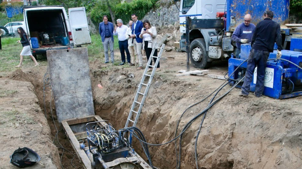 Obras de renovación de la red de abastecimiento en Val de San Vicente 